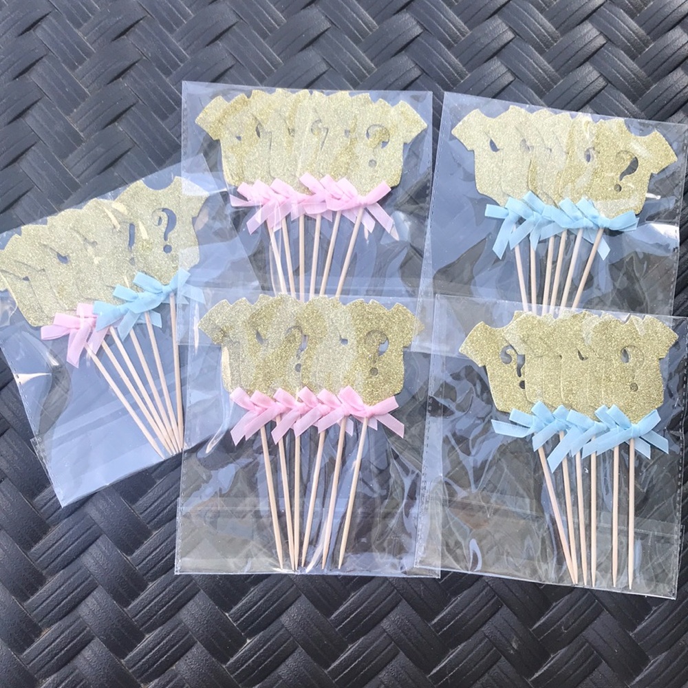gender reveal cupcake picks 🧁